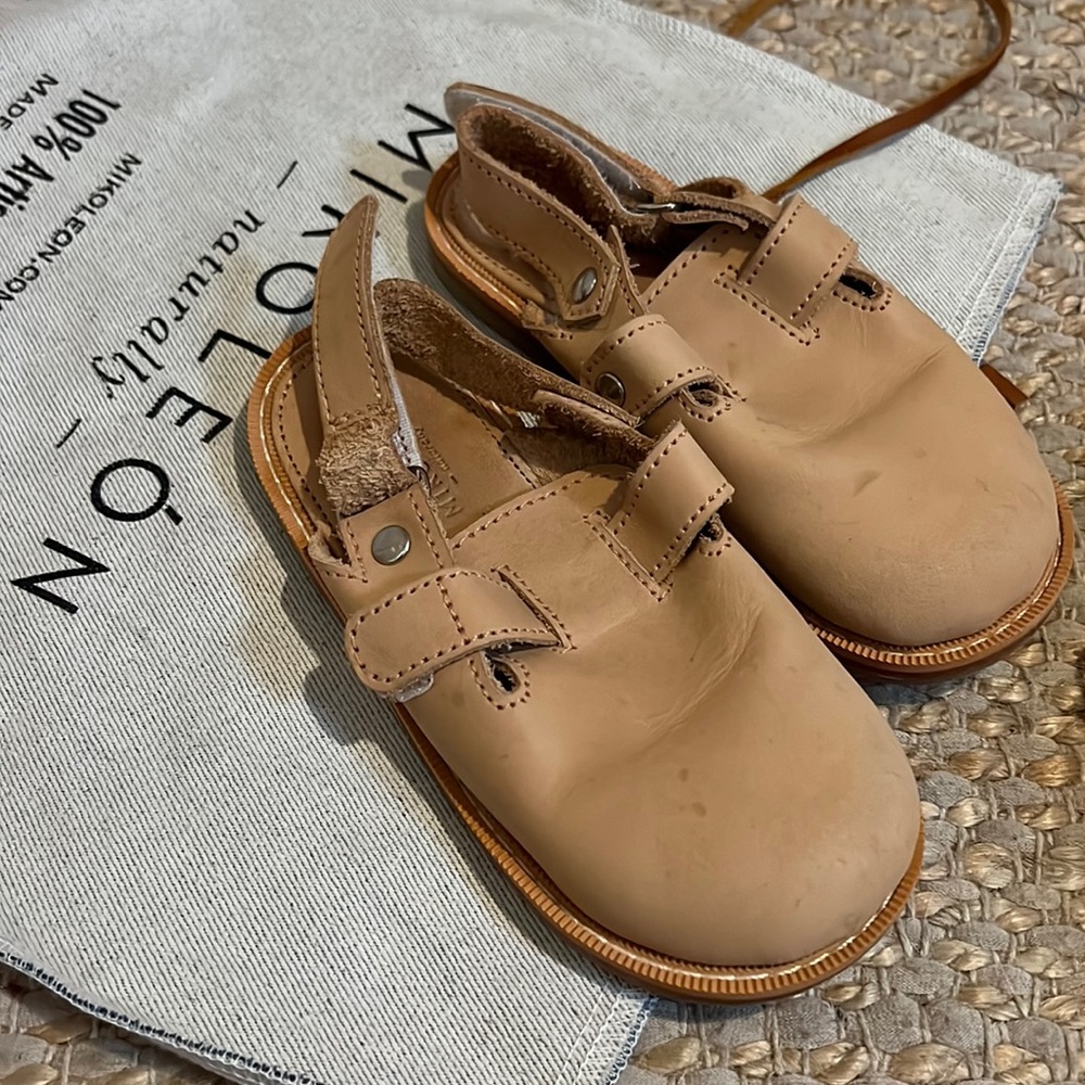 Mikoleon slip on leather shoes 27